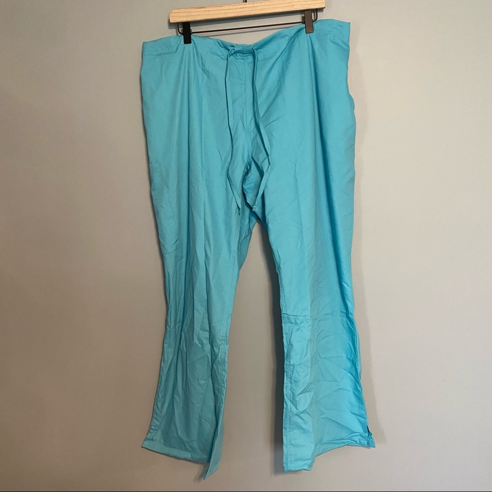 UNIFORM ADVANTAGE plus butter soft scrub pants